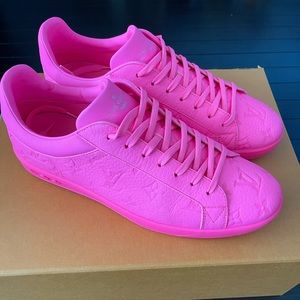 Authentic Men’s Louis Vuttion Sneakers LV 8 (US 9)